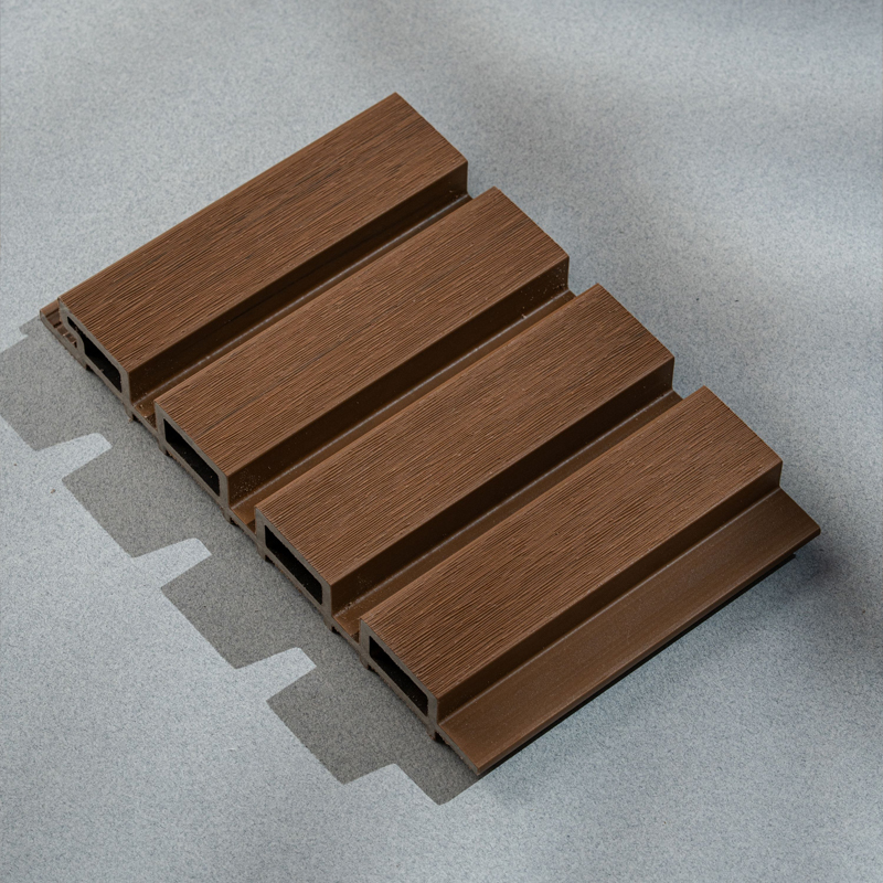 Revestimiento Screening WPC exterior simil madera pecan 28mm x 218mm x 5.4m