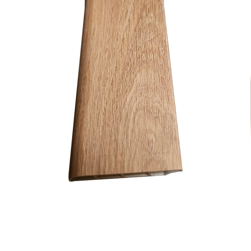 Zocalo vinilico SPC roble 12mm x 60mm x 2.40m