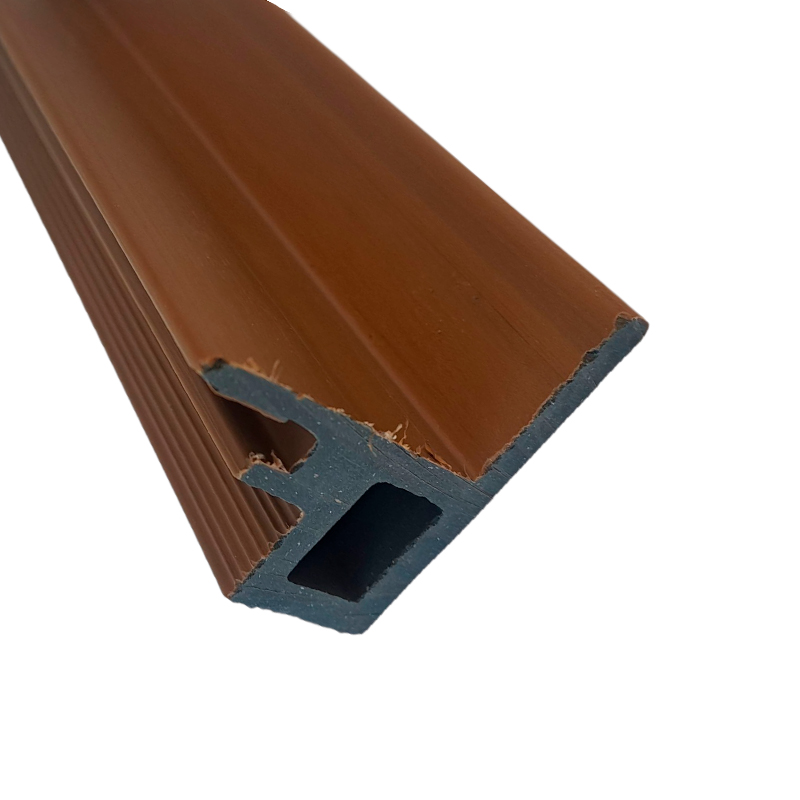 Perfil terminacion vertical Wall Panel WPC roble natural 53.60mm x 59.50mm x 2.90m